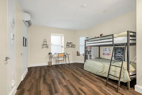 Rented by Compass | media 24