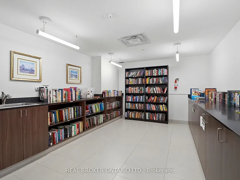 1575 Lakeshore Rd W #366 — Photo 39