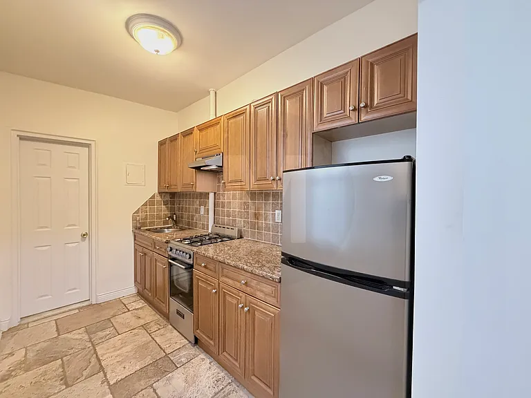 314 E 62nd St #3 — Photo 9