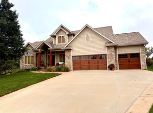 2919 157th St, Urbandale, IA 50323