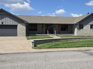 102 Pinehurst St, Plains, KS 67869