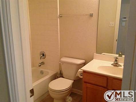 4th image of 10131 Cedar Lake Dr
