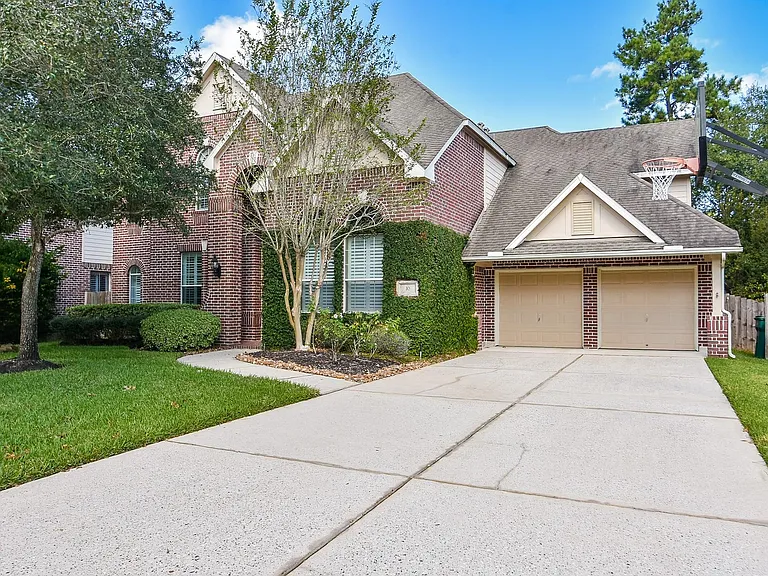 10 Renoir Trail Pl — Photo 2