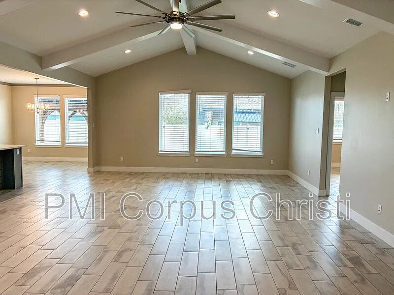 4 bed, 3.0 bath, 2298 sqft, $2,900 — Photo 4