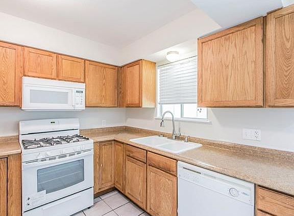 3rd image of 8913 Slayton Dr