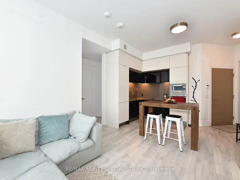 1 Edgewater Dr #911 — Photo 30
