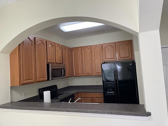 5th image of 16685 Cedar Crest Dr