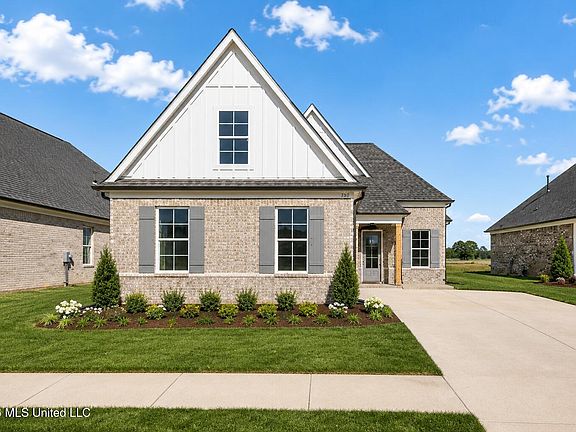 2nd image of 895 Coahoma Ct