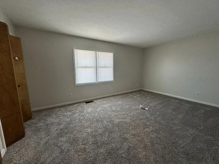 1047 Blue Ridge Dr — Photo 13