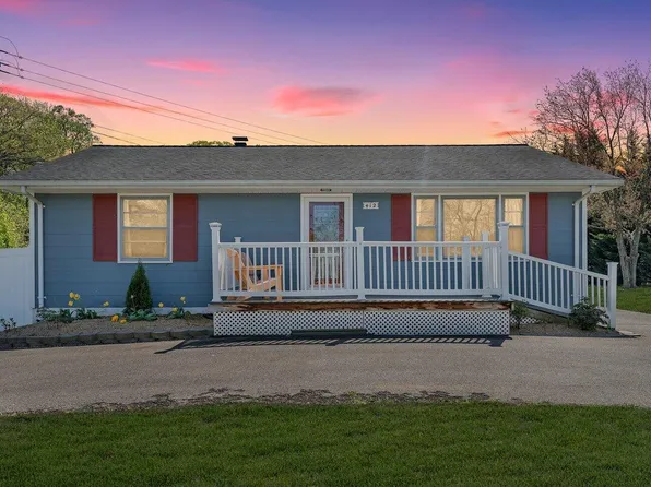 412 E Riverside Dr, Salem, VA 24153