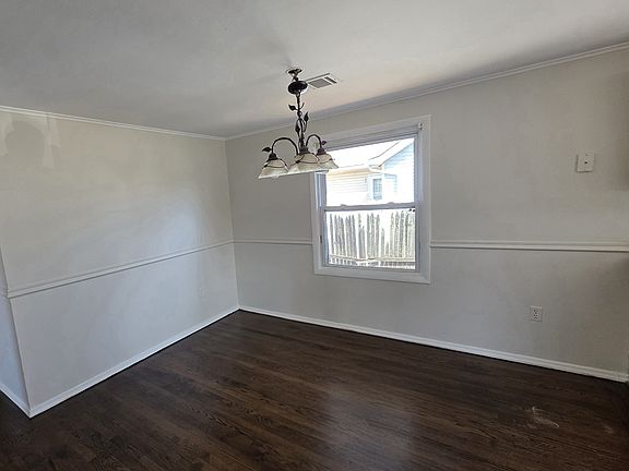 4th image of 21 E 6th St