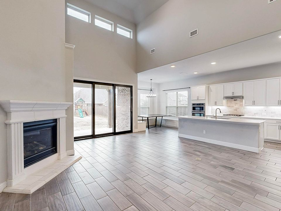 1st image of 2844 Hackberry Creek Trl
