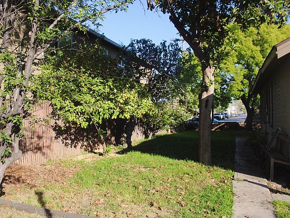 3rd image of 1279 E Julian St