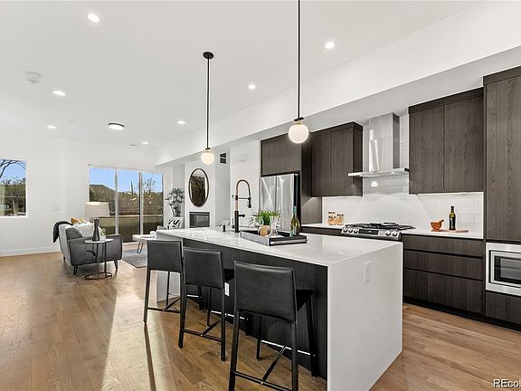 4th image of 2158 Applewood Drive