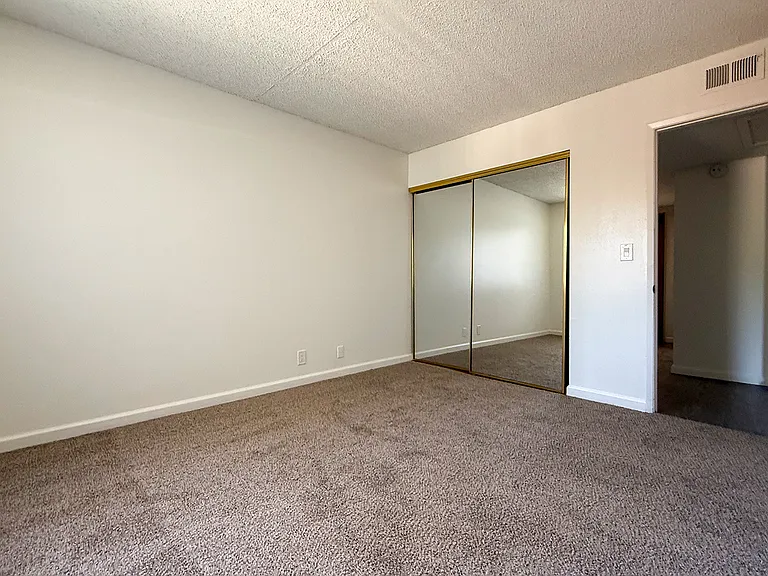 Casa Verde at Canyon Crest Apartments — Photo 7