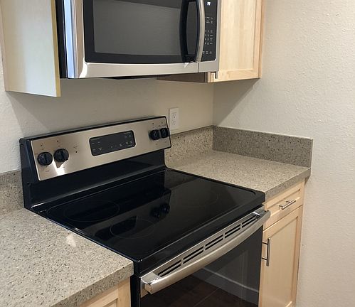 3rd image of 13685 Cynthia Ln Unit 17