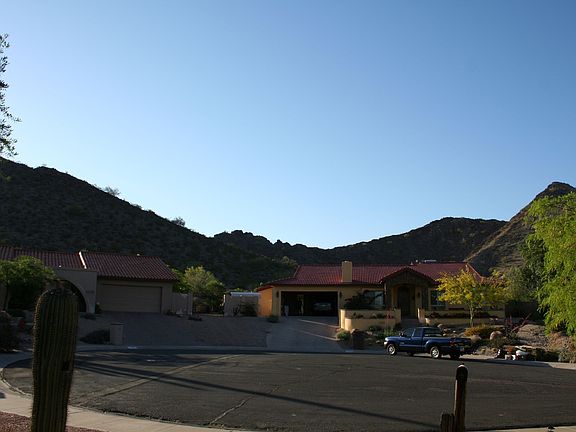 4th image of 2237 E Mercer Ln