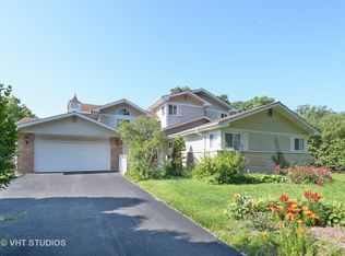 590 Old Elm Rd, Highland Park, IL 60035