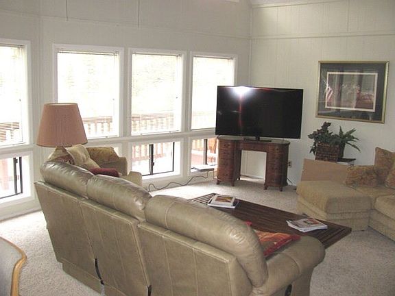2nd image of 156 Brentwood Dr #3