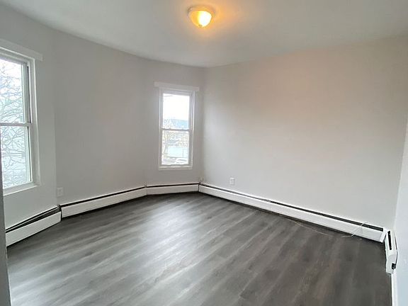 3rd image of 653 Union Ave #3L