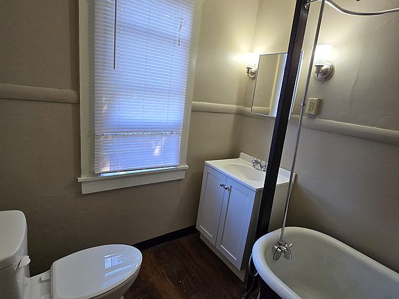 2nd image of 407 S 12th St