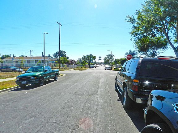 3rd image of 1454 W 70th St