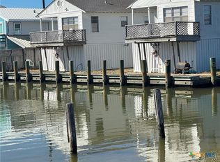 219 E Bayshore Dr, Palacios, TX 77465