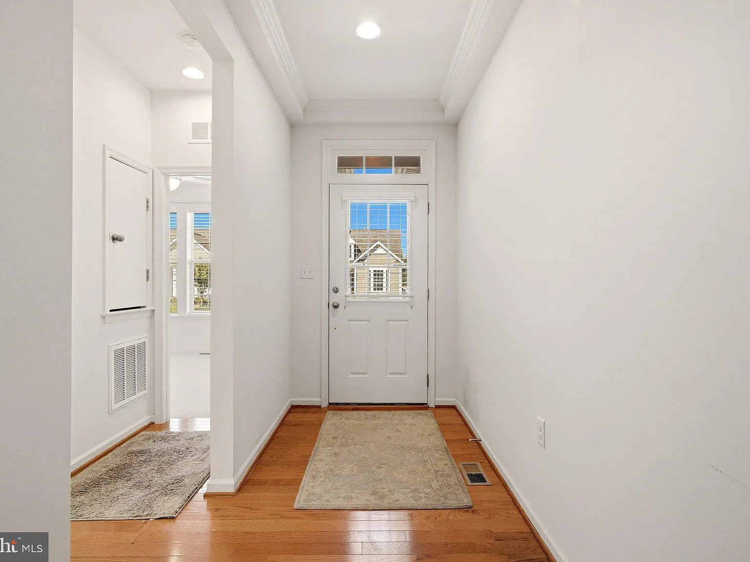 3 bed, 2.0 bath, 1656 sqft, $2,500 — Photo 4