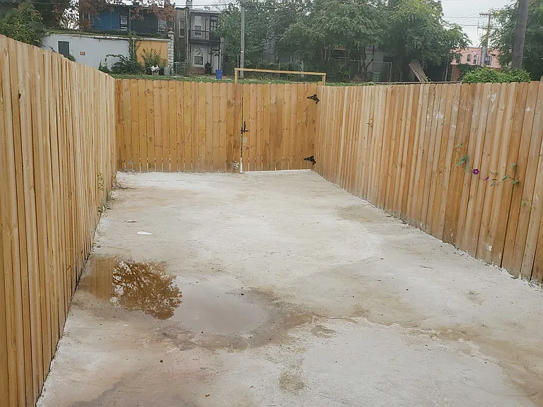 2823 Winchester St — Photo 17