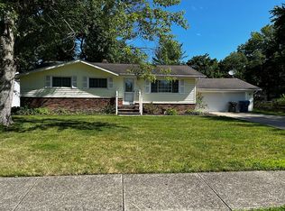 26908 Eastwood Ln, Olmsted Township, OH 44138