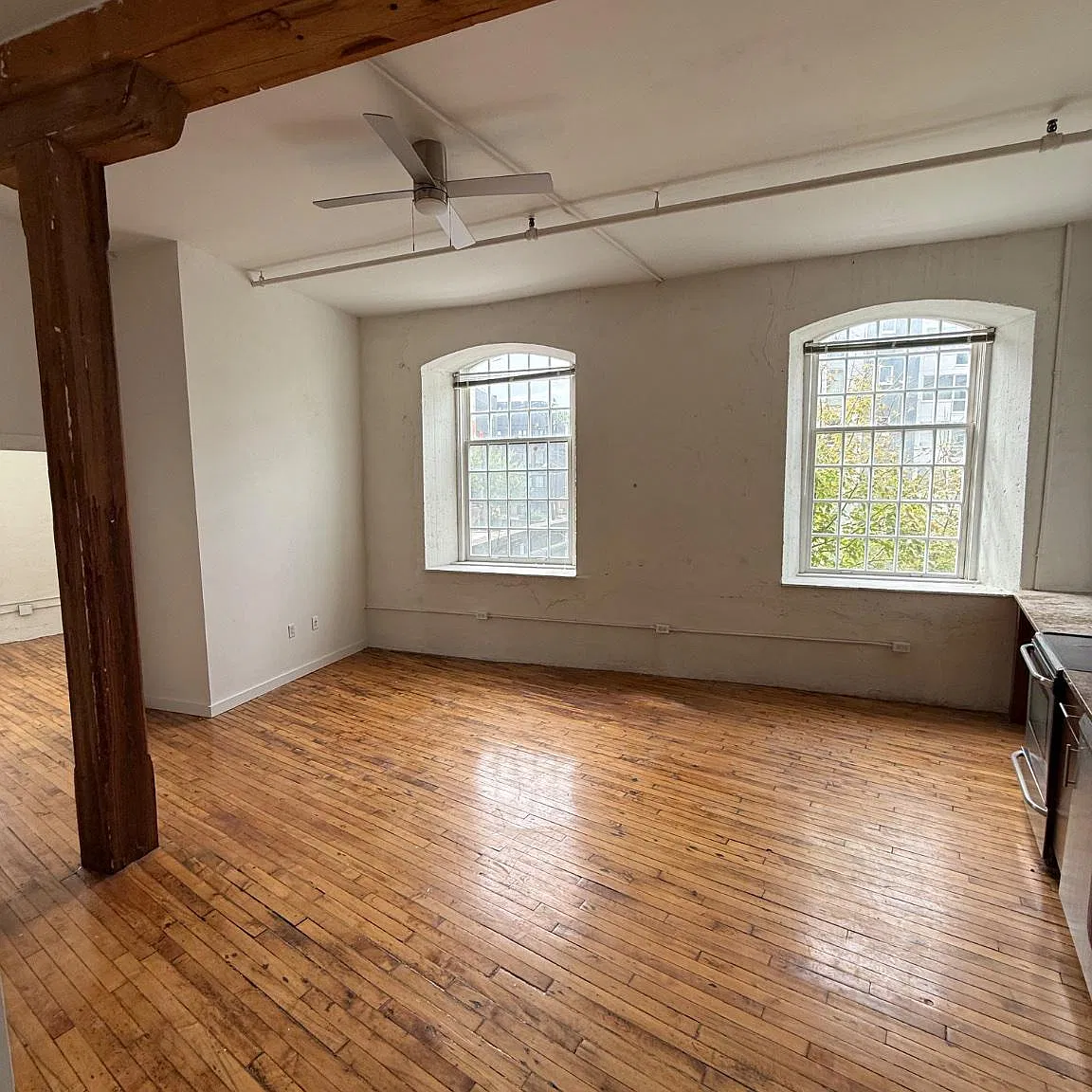 2 bed, 1.0 bath, $2,195 — Photo 3