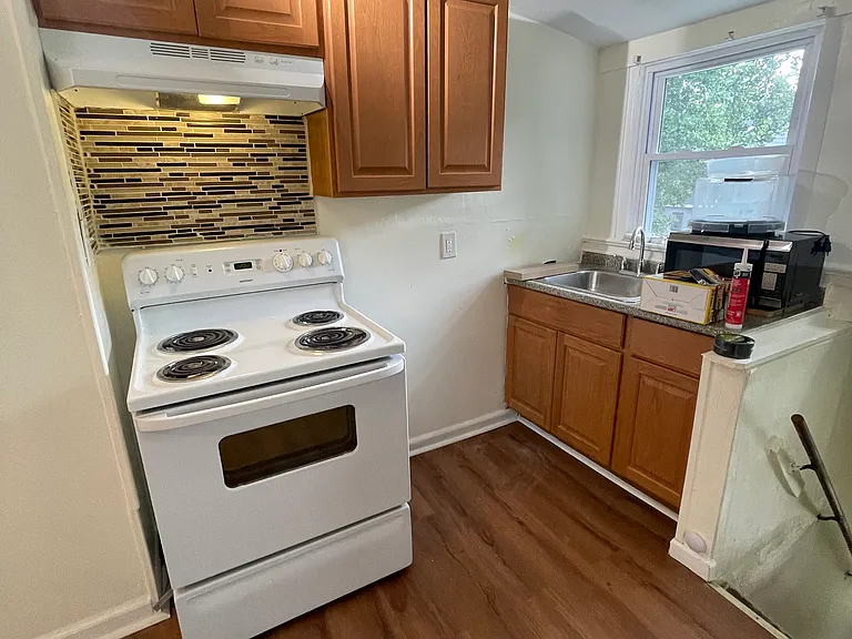 26 Park Dr N #1 — Photo 5