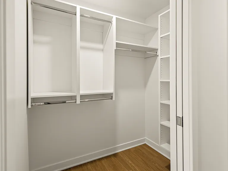 Solaire 7607 Old Georgetown — Photo 18