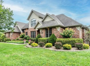 950 Eastwind Ct, Nixa, MO 65714
