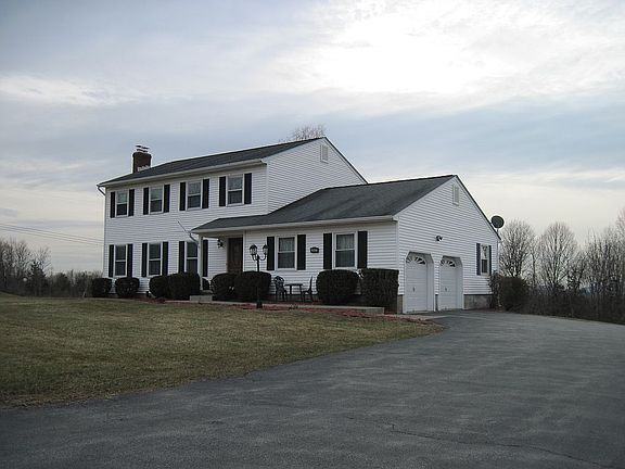 Attached 2 Car Garage