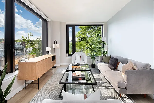 Living room, photo 2