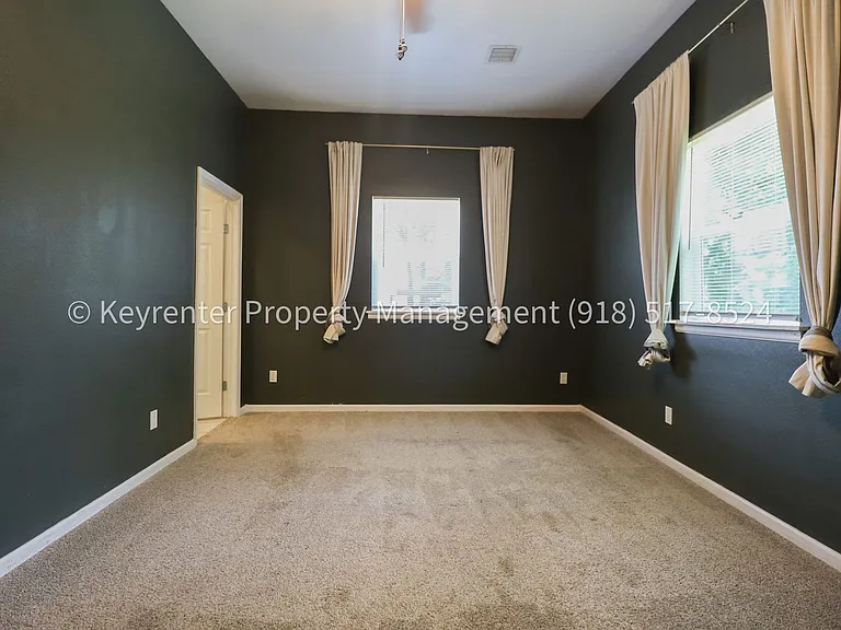 1324 N Cheyenne Ave — Photo 25