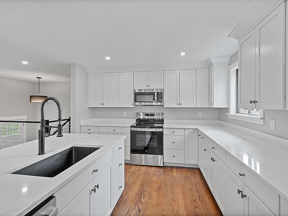 5th image of 9149 Wintergreen Dr