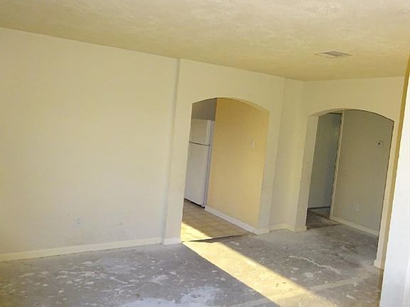 3rd image of 19126 Saddleville Mills Ln