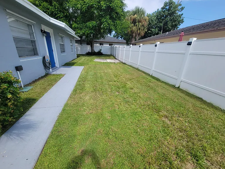 1830 Avenue S — Photo 2