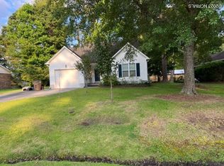 1001 Stillwood Cir, Jacksonville, NC 28540