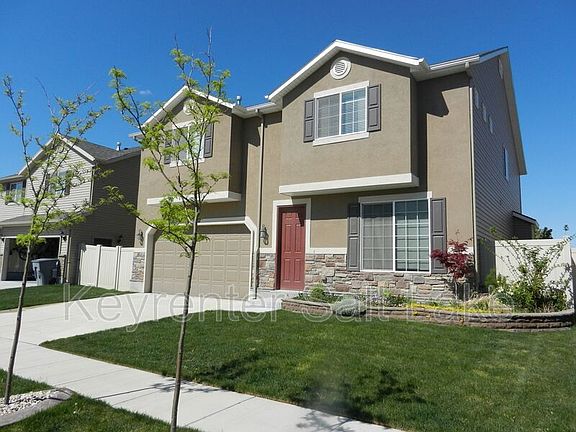 2nd image of 1057 N Cambria Dr