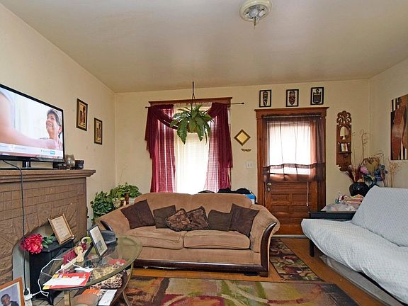 3rd image of 1241 Iliff Ave