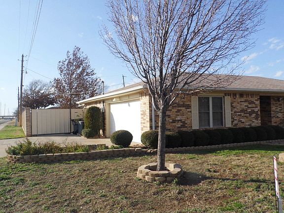 3rd image of 5214 Wildwood Dr