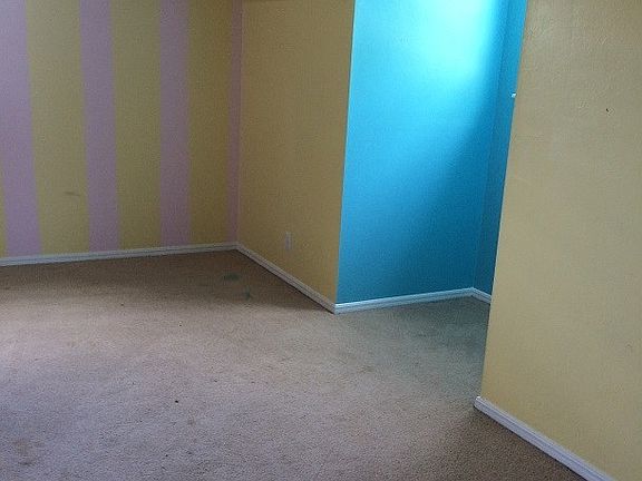 5th image of 1131 SE Macklyn Ln