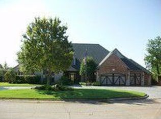 1808 Huntington Ave, Nichols Hills, OK 73116