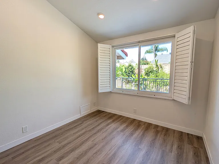 705 Lone Eagle Rd — Photo 24