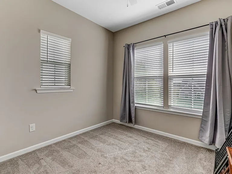 358 Spring Hill Pl — Photo 8