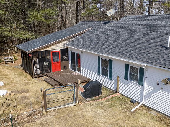 5th image of 722 New England Road
