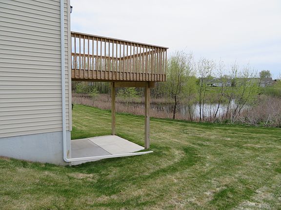 3rd image of 1021 Sakatah Ct